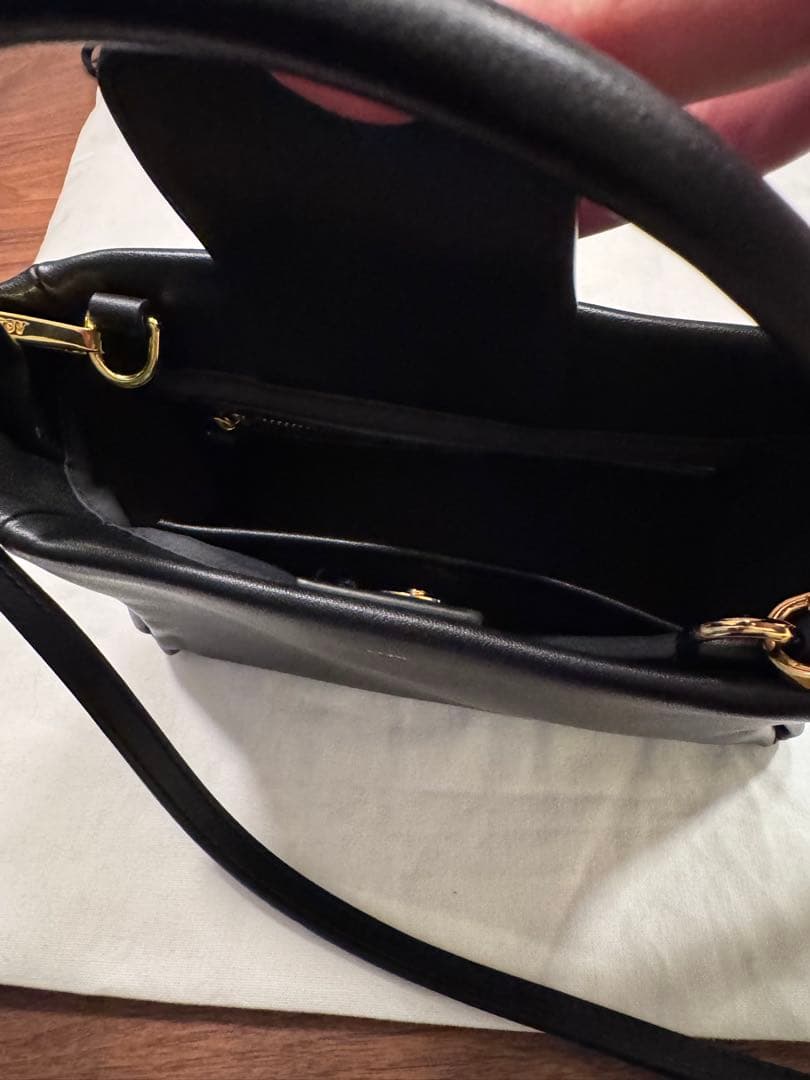 い*福様 TOV PETAL ショルダーバッグ ブラック