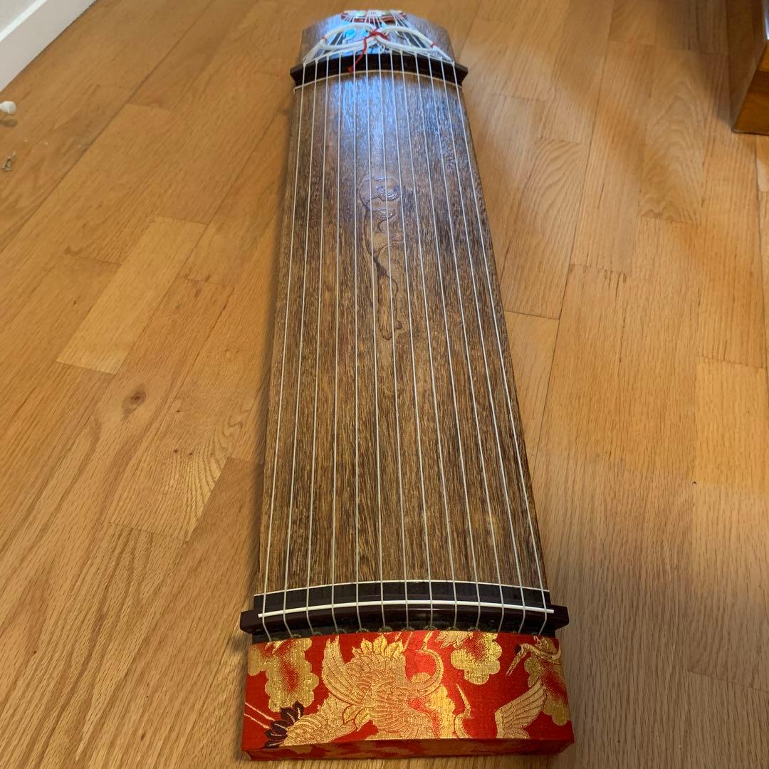 琴 すだれ彫り くり甲 蒔絵あり 13弦上角