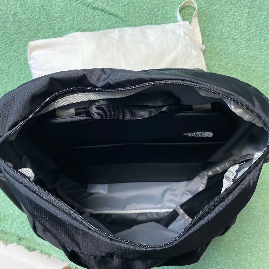 新品未使用タグ付】ノースフェイス ヘイジートートパック NM82456