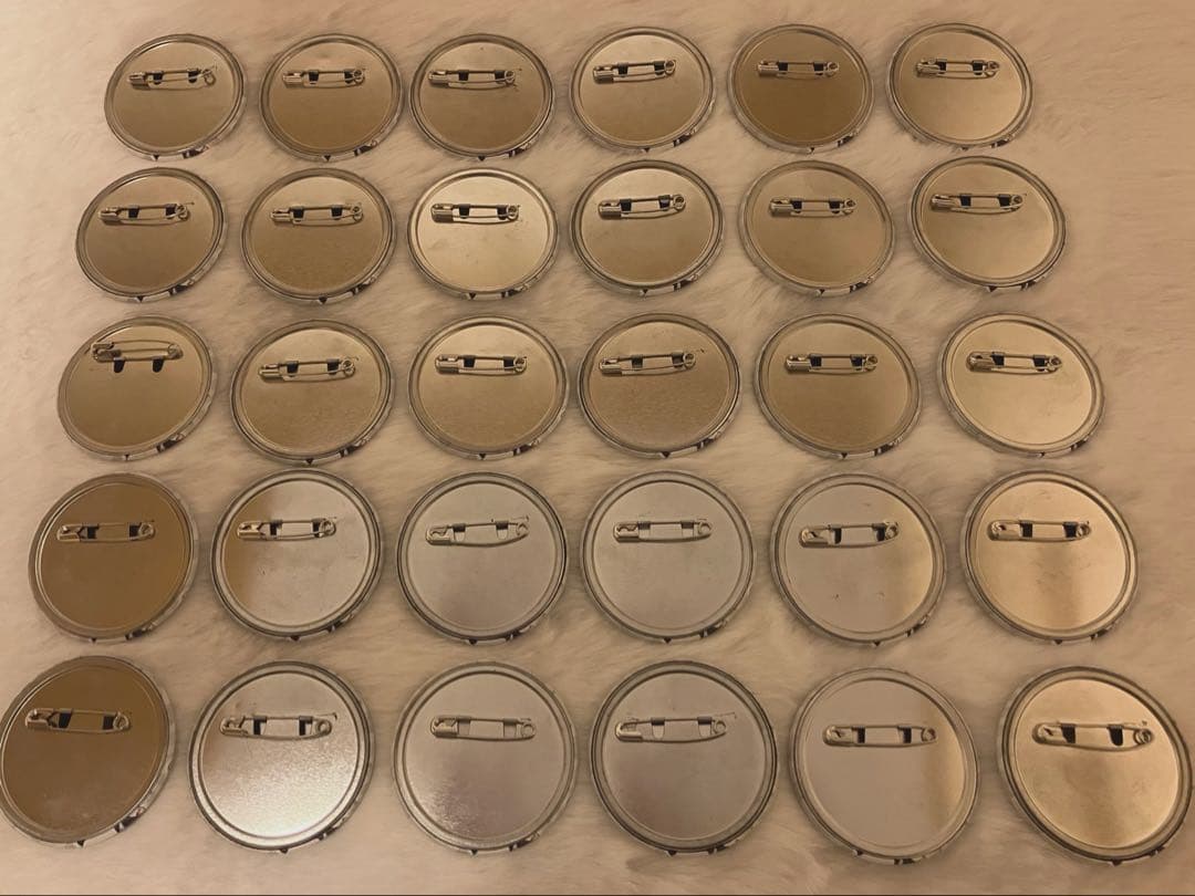 カラフルピーチ 2023缶バッチ どぬくさん×30個 ひめみや様専用ページ