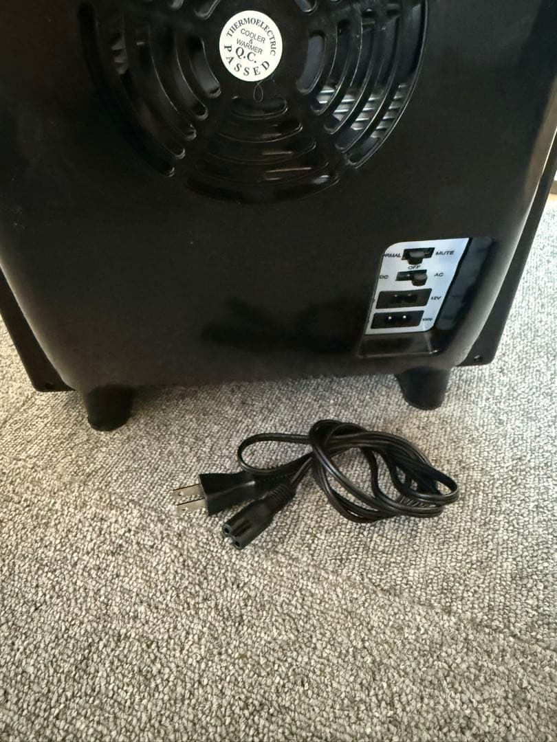 ディスプレイ型ポータブル保冷温庫 25L XHC-25 車載冷蔵庫【黒】