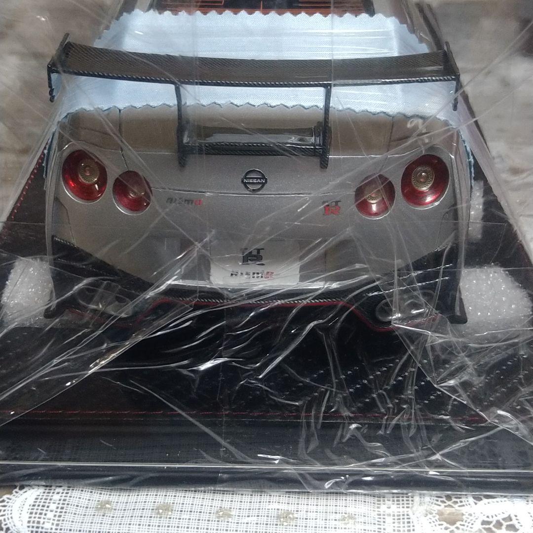 トミーテック　　日産GT−R　NISMO（銀)1/18スケール