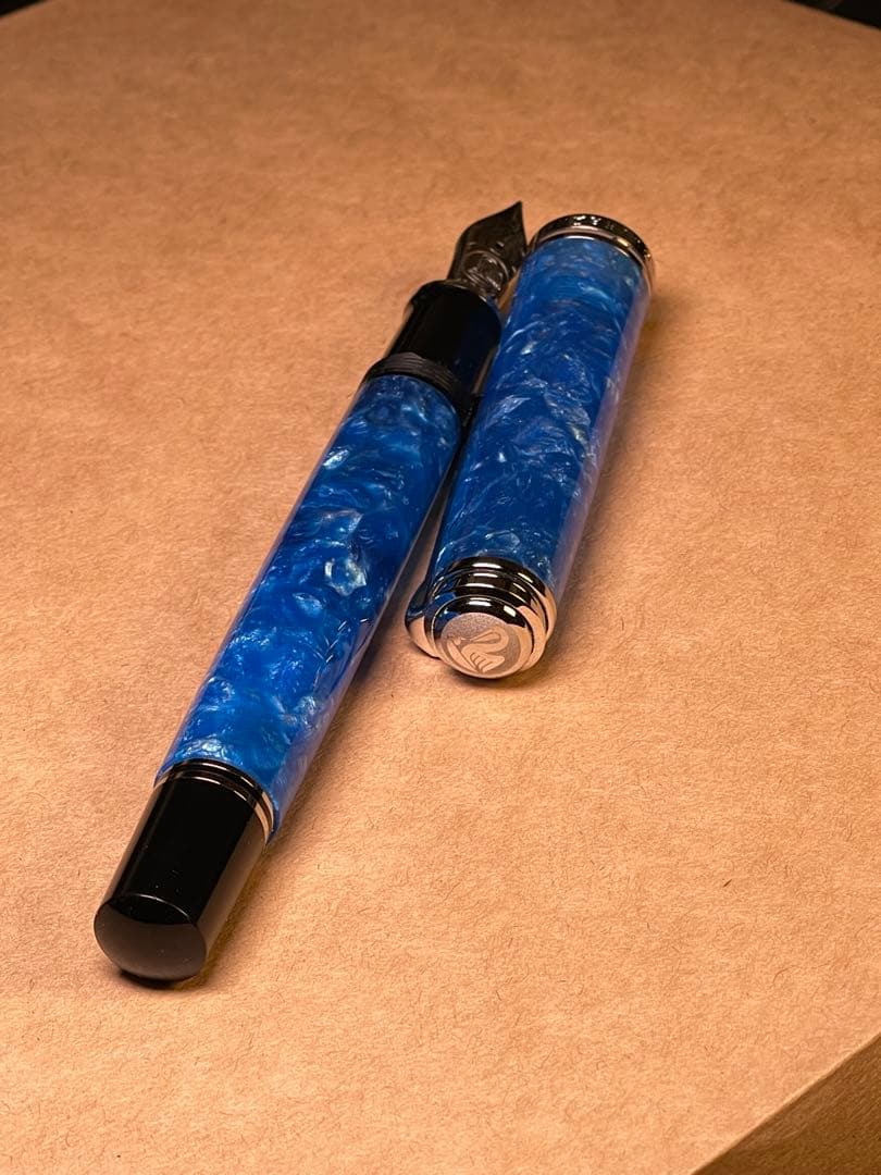 Pelikan ペリカン 万年筆 M805 ヴァイブラントブルーペンケース付き