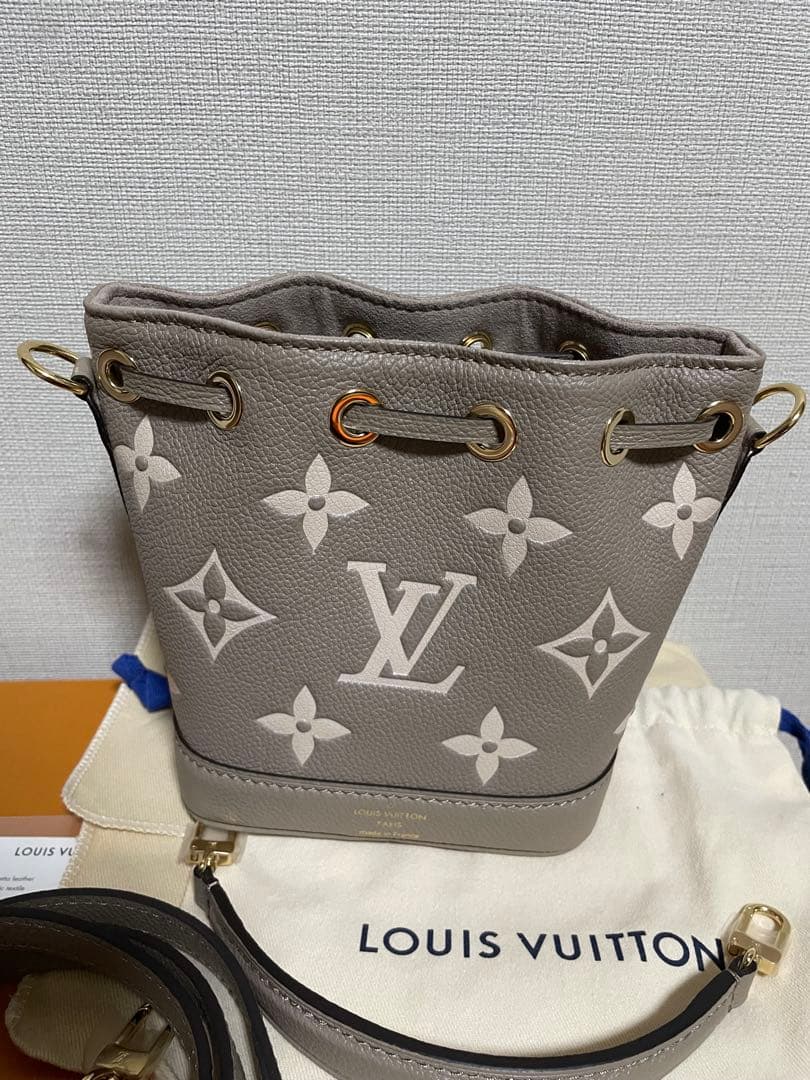 未使用　ルイヴィトン　モノグラム　アンプラント　バイカラー　ナノ　ノエ