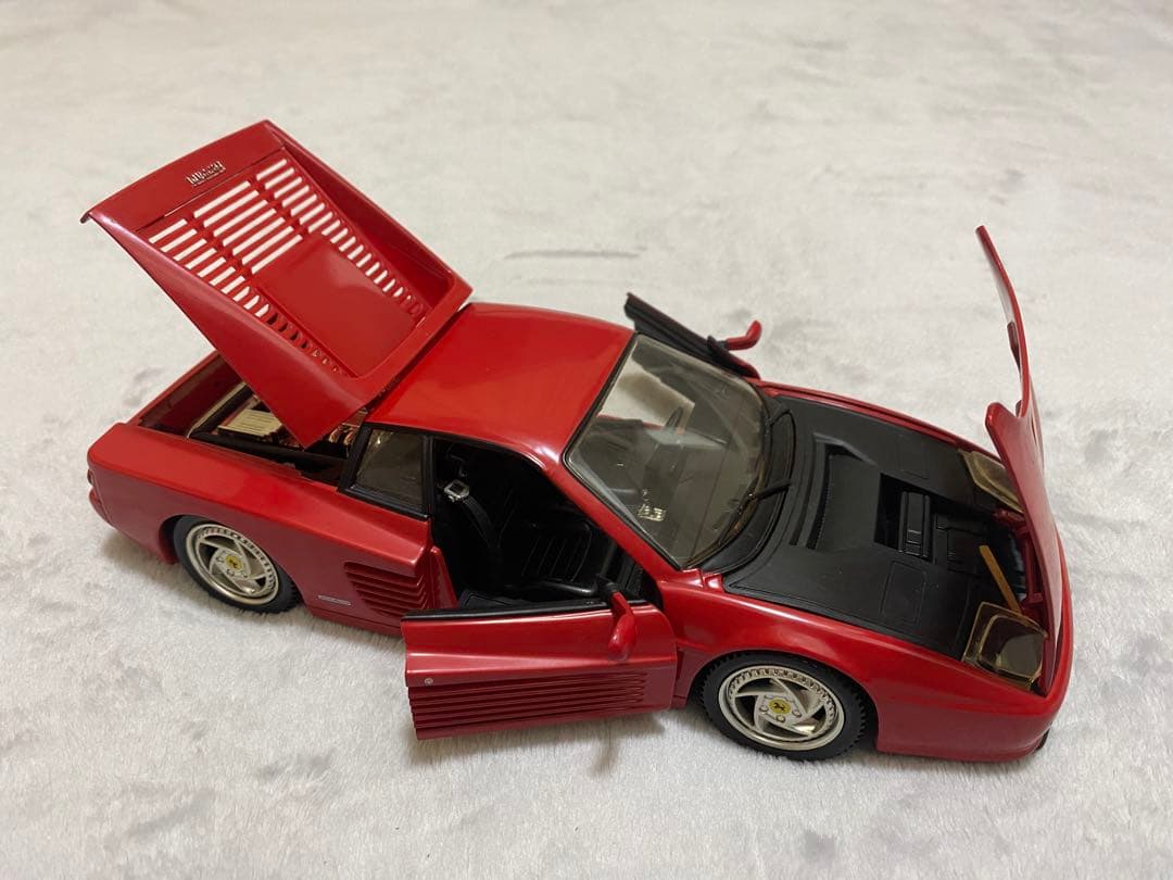 ミニカー HOTWHEELS Ferrari F512M Testarossa 1/18