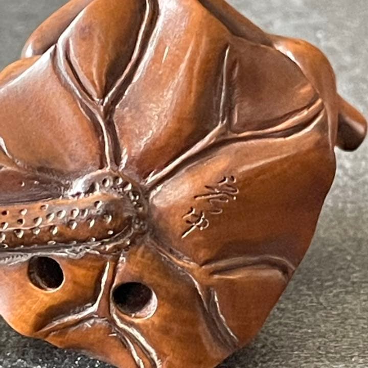 骨董 根付 アウトレット カエル 蛙 アンティーク 根付け 在銘