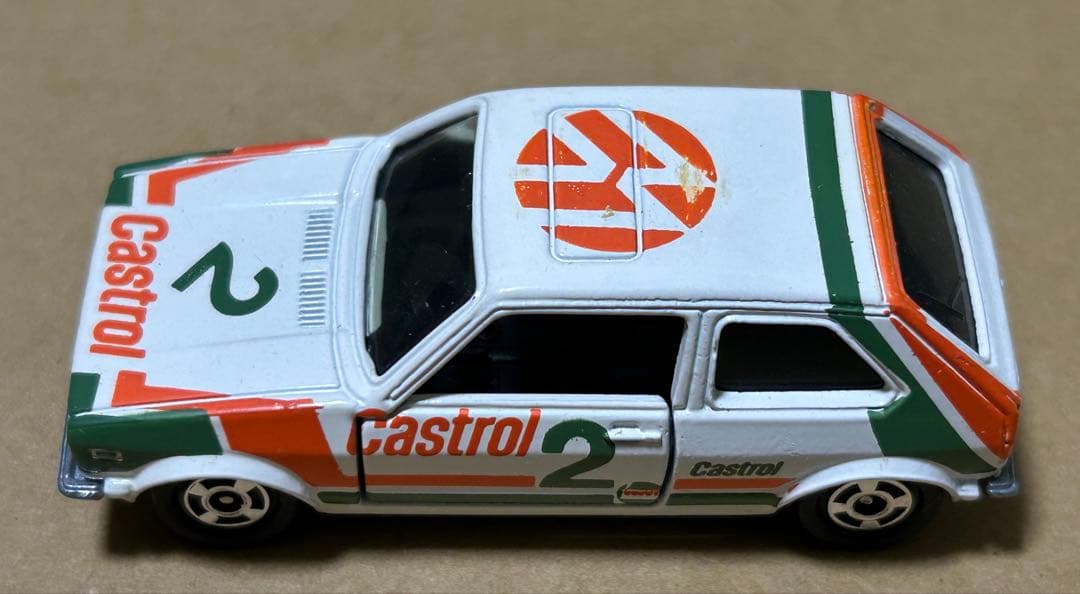 日本製 トミカ フォルクスワーゲン ゴルフ GLE カストロール