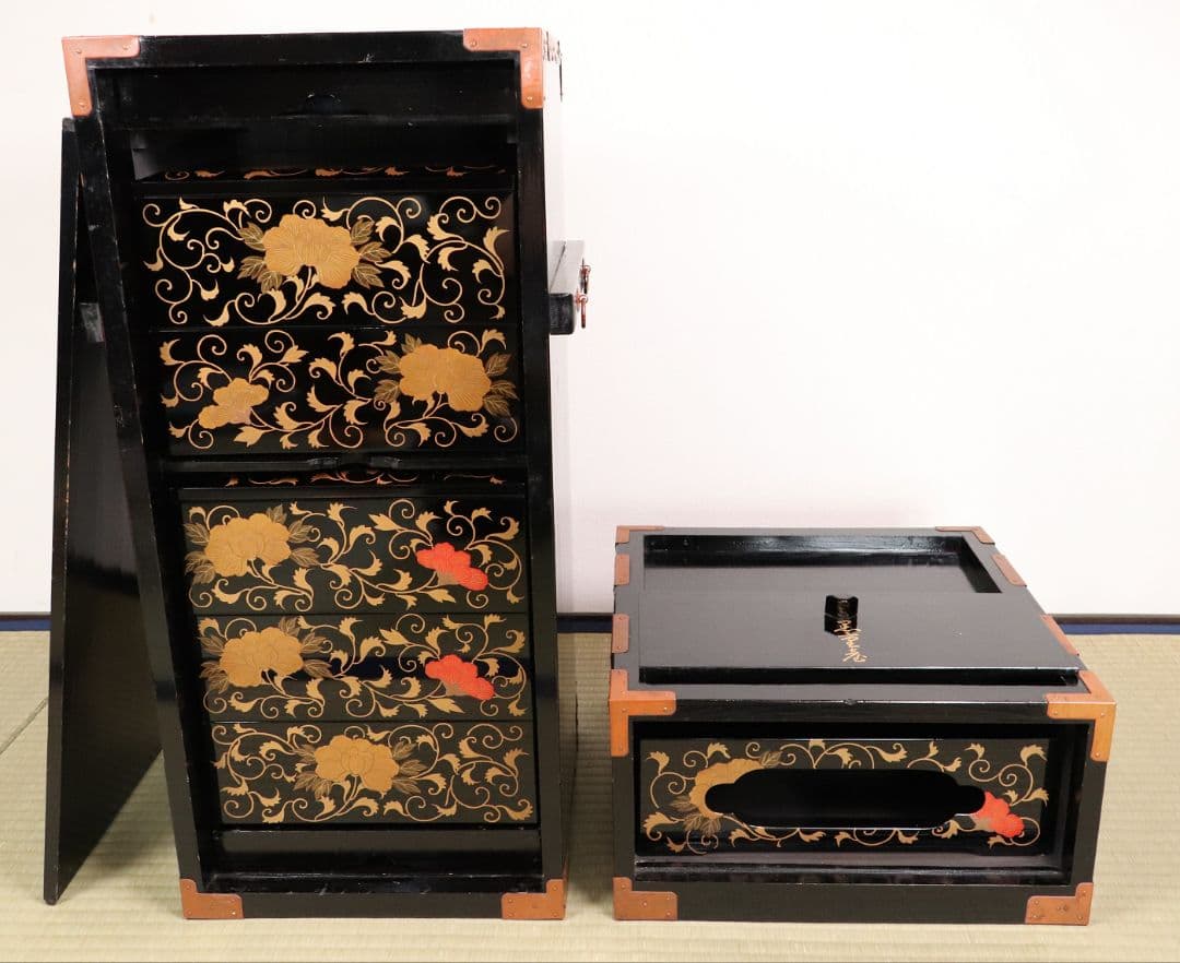 時代 牡丹唐草金蒔絵 黒塗 梨地 五段重 重台 桔梗紋 松鶴 共箱【MA120】