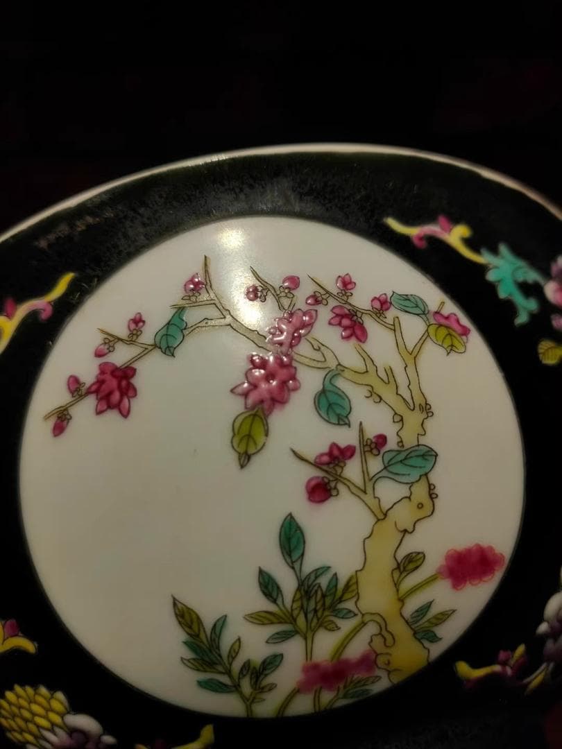 珐琅彩 瓷碗｜雍正様式 款識あり｜墨地釉 開窗 花卉