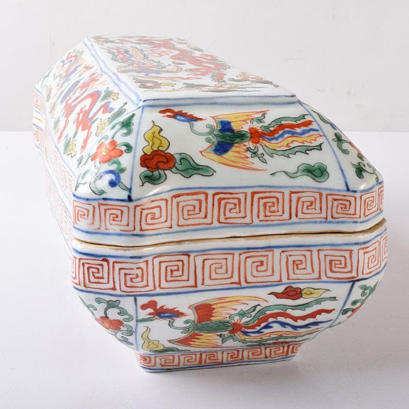 中国 大明萬歴年製款 五彩 龍鳳凰文 四方蓋物 M R8254