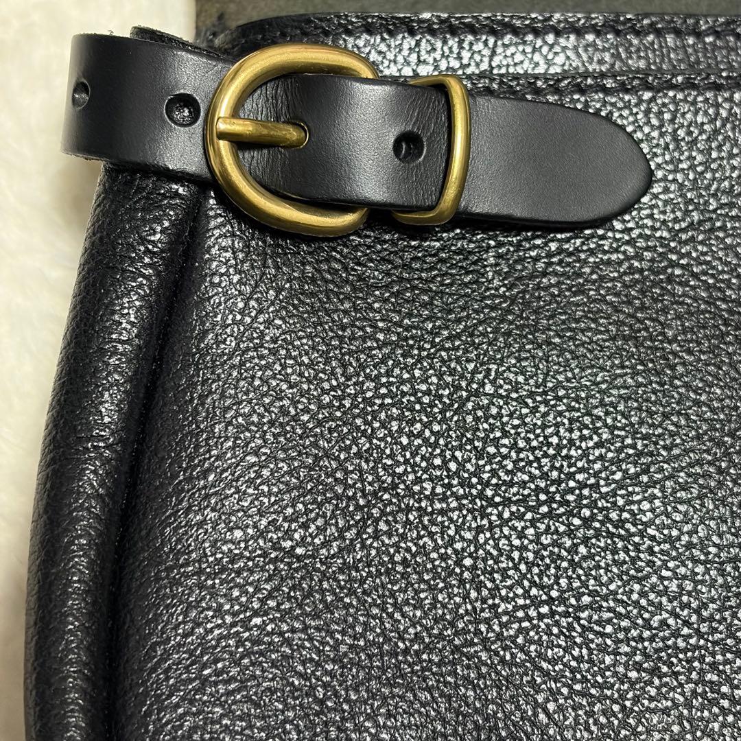 ILBISONTE イルビゾンテ　ブラック　レザー　ショルダーバッグ