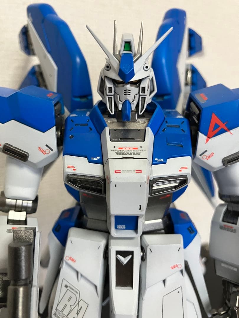 MG Hi ν ガンダム　塗装済完成品