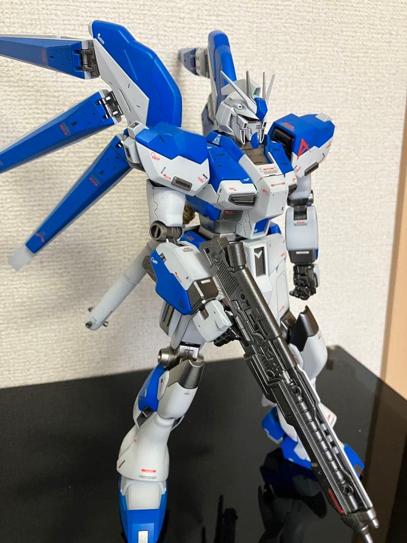 MG Hi ν ガンダム　塗装済完成品