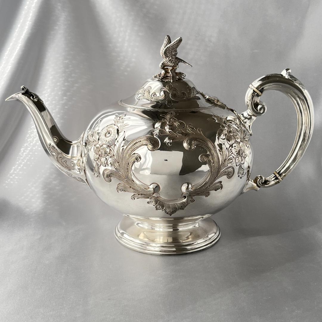 【Martin, Hall 】 イーグルのティーポット【シルバープレート】華麗！