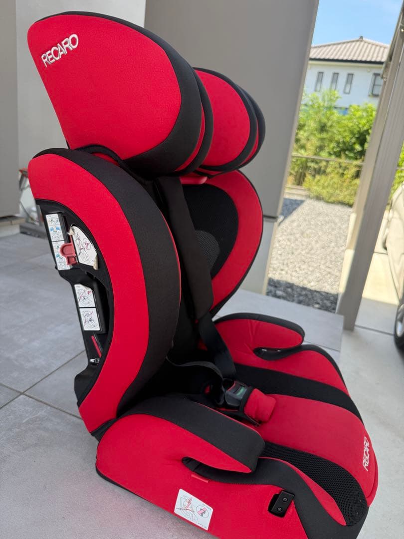 RECARO ジュニアシート レッド/ブラックの通販はau PAY マーケット