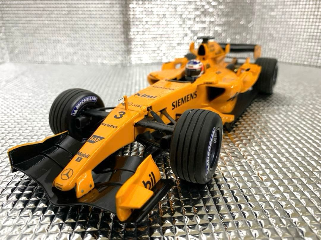 【ミニチャンプス　マクラーレン　メルセデス　MP4-21 2006年1/18】