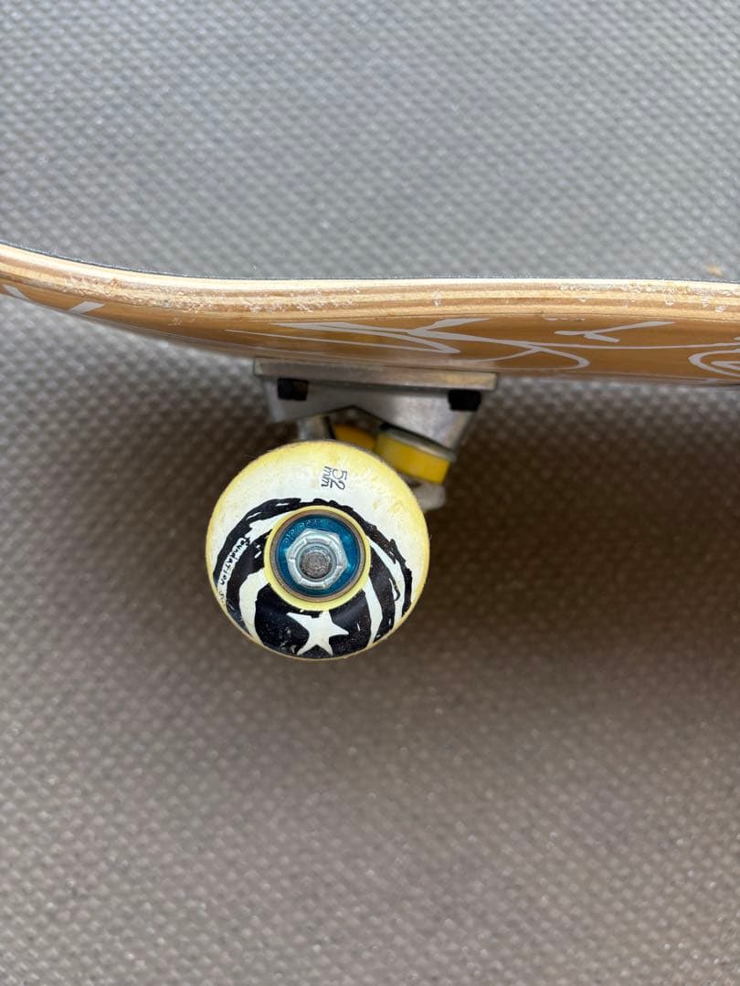 極美品　スケートボードコンプリート　スケボー　ファンデーション　中古スケボー
