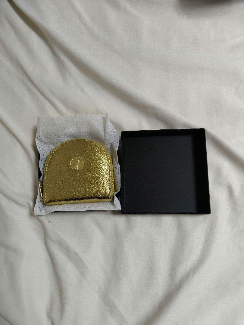 皇居限定 菊の御紋入り馬蹄型 　ケース 財布 小銭入れ 牛革 ゴ