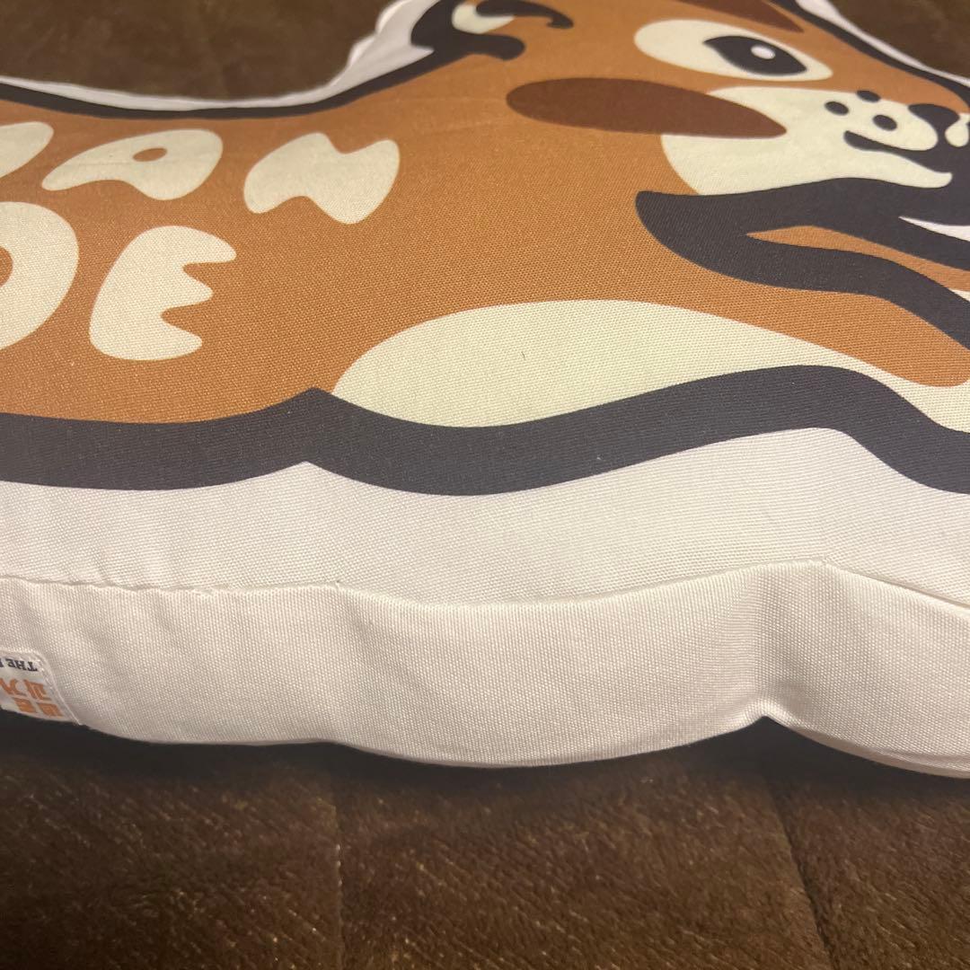 HUMAN HOPE クッション