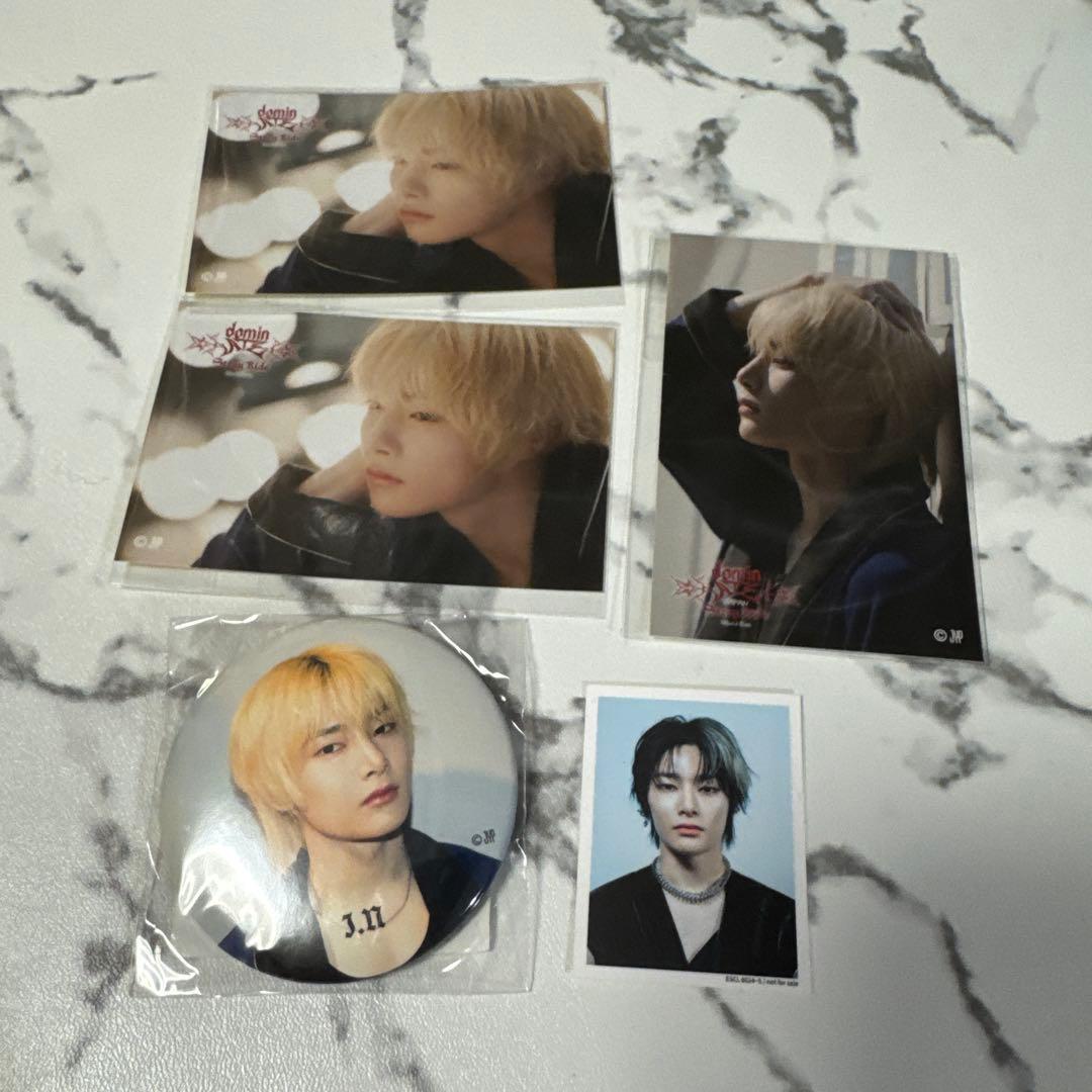 アイエン スキズ 缶バッジ オンラインくじ 照明写真 SKZOO POPUP STORE