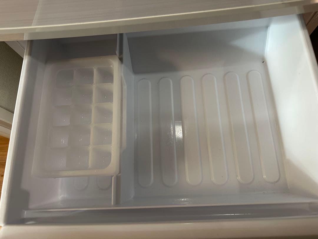 【美品】 2020年製 シャープ 137L 冷蔵庫 どっちもドア