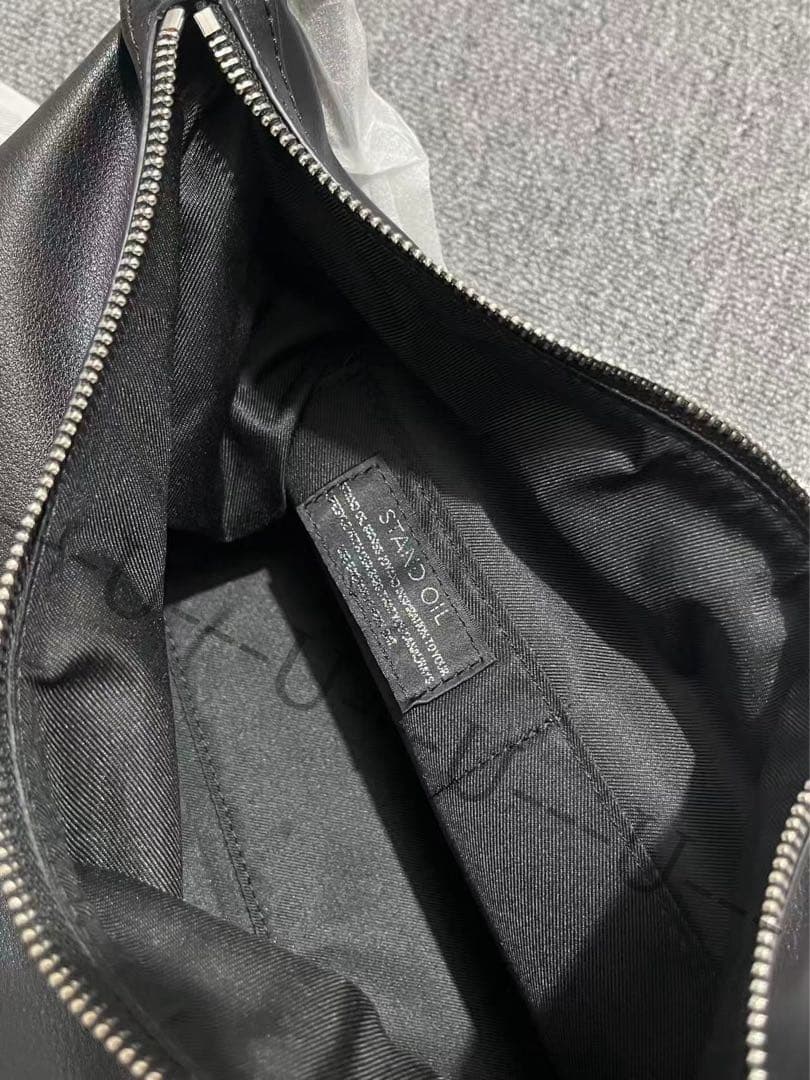 STAND OILブラック ショルダーバッグ