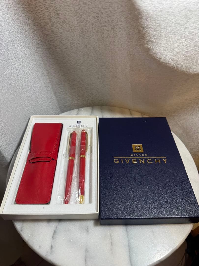 Givenchy 記念ギフトセット 赤＆緑 未使用保存品