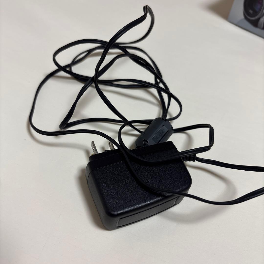 JVC Everio FULL HD ビデオカメラ レッド