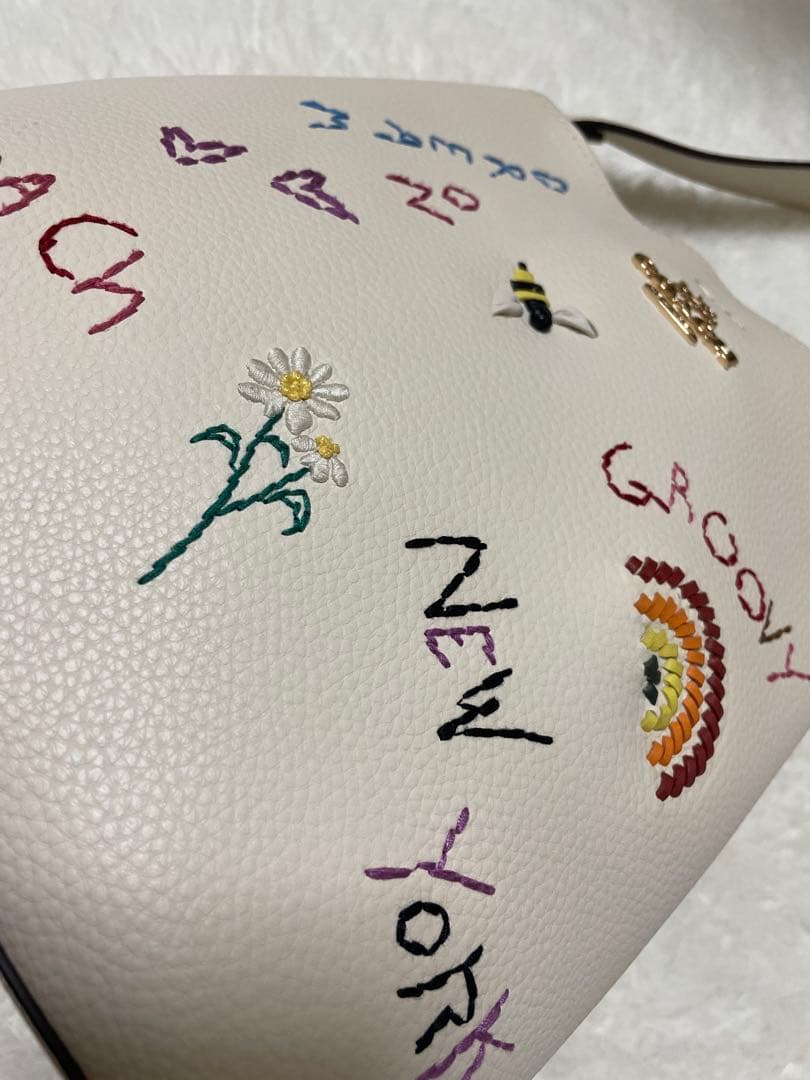 み*★様 ❤️Coach SNOOPY❤️スモールタウンバケットバッグ日記刺繍付