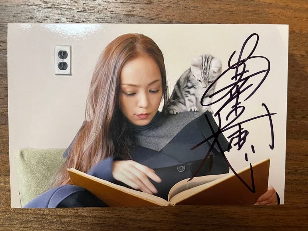 安室奈美恵さん サイン入り 写真 安室奈美恵さん サイン色紙とサイン