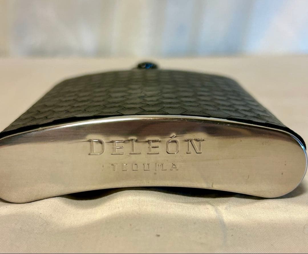 デレオンテキーラ レオナ ヒップフラスコ付き