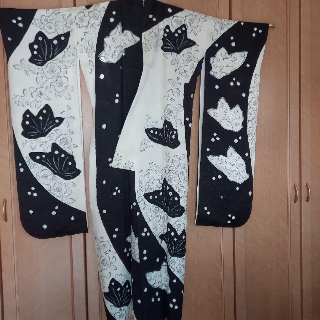 正絹振袖 蝶と辻ヶ花模様 黒と白 帯揚げ 帯締め 重ね襟 髪