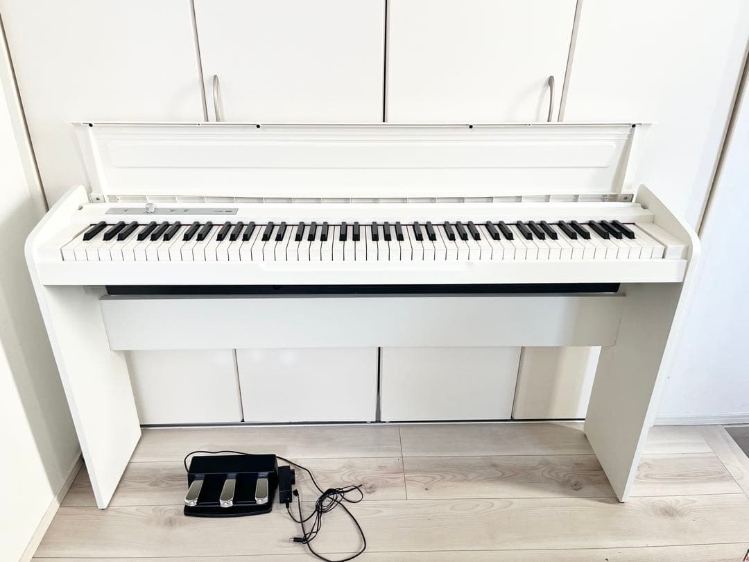 電子ピアノ (KORG LP 180)