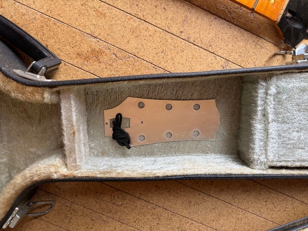 GibsonギブソンL6-S エレキギター ナチュラルカラー ハードケース付き