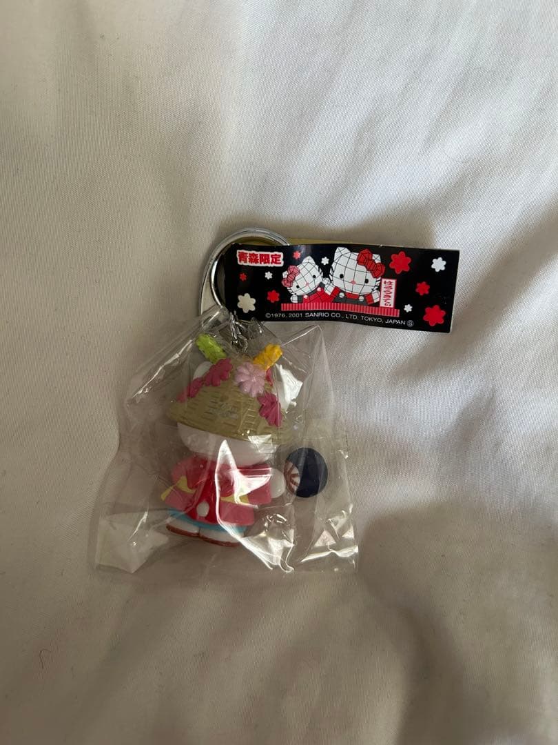 ご当地限定ハローキティ 青森限定キーホルダー