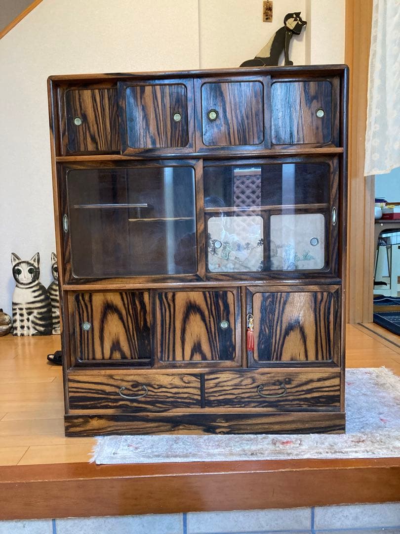 骨董の小さな可愛い飾り棚箪笥 骨董の小さな可愛い飾り棚箪笥