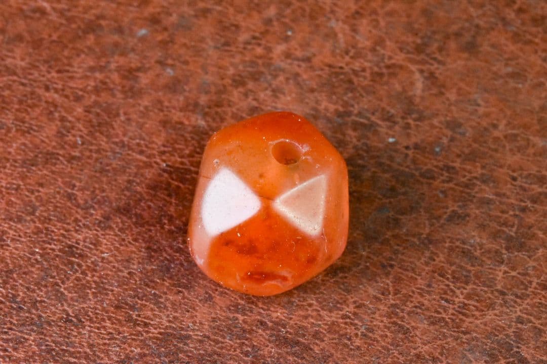 パキスタン出土 アンティークカーネリアン 300〜500年前 朱砂 02