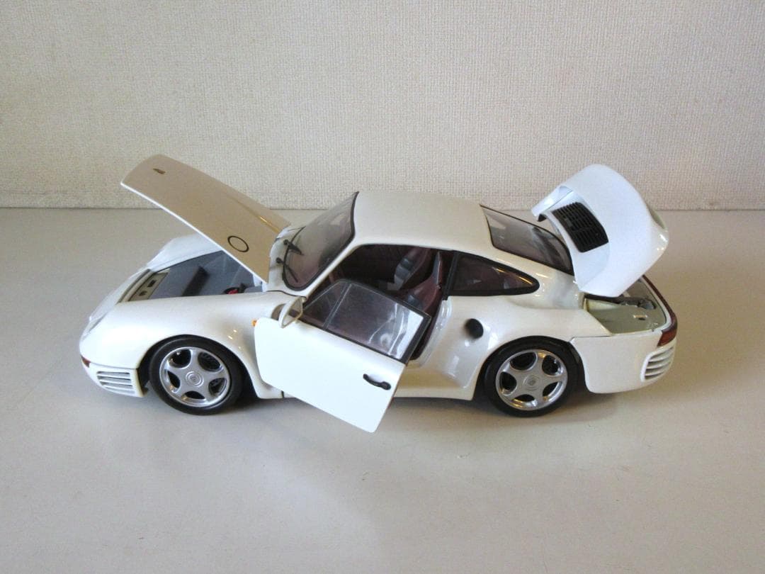 特価 exoto (1/18) ポルシェ 959