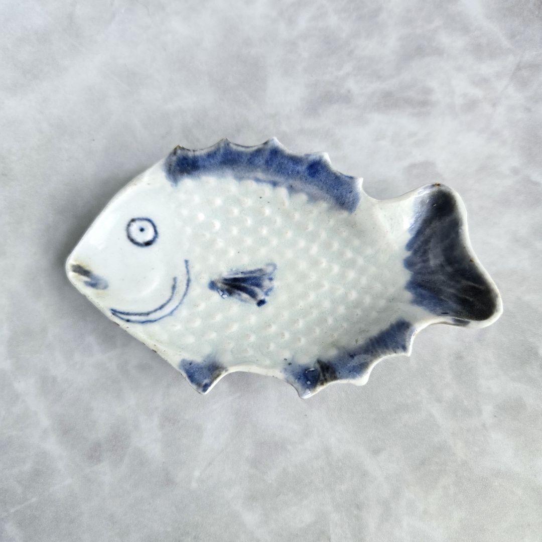 無傷　古伊万里　染付　豆皿　魚　小皿　鯛　骨董　金継ぎ　金直し　アンティーク 無傷 古伊万里 染付 豆皿 魚 小皿 鯛 骨董 金継ぎ 金直し アンティーク