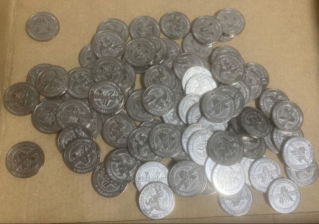 メダルゲーム ダイノキングビクトリー 内部循環メダル 100枚 - メルカリ