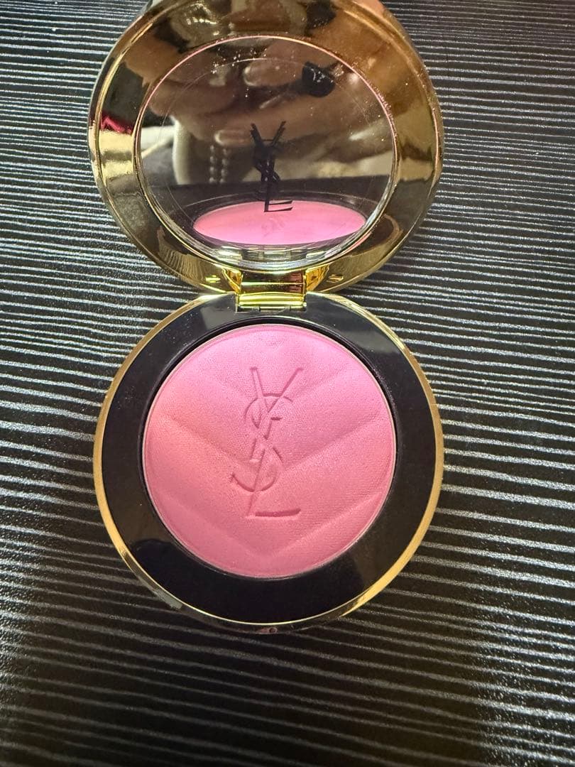 イヴ・サンローラン　メイクミーブラッシュパウダー　YSL チーク　42