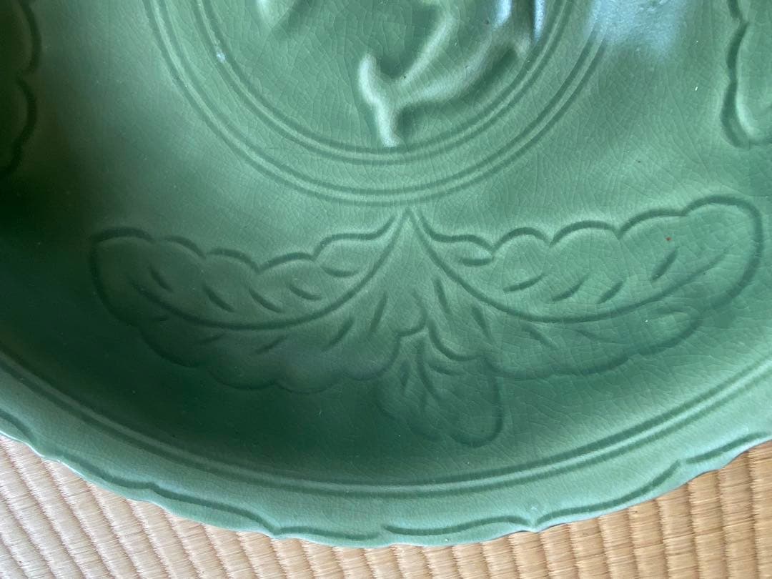 アンティークー中国龍泉窯の大皿-未使用 アンティークー中国龍泉窯の大皿-