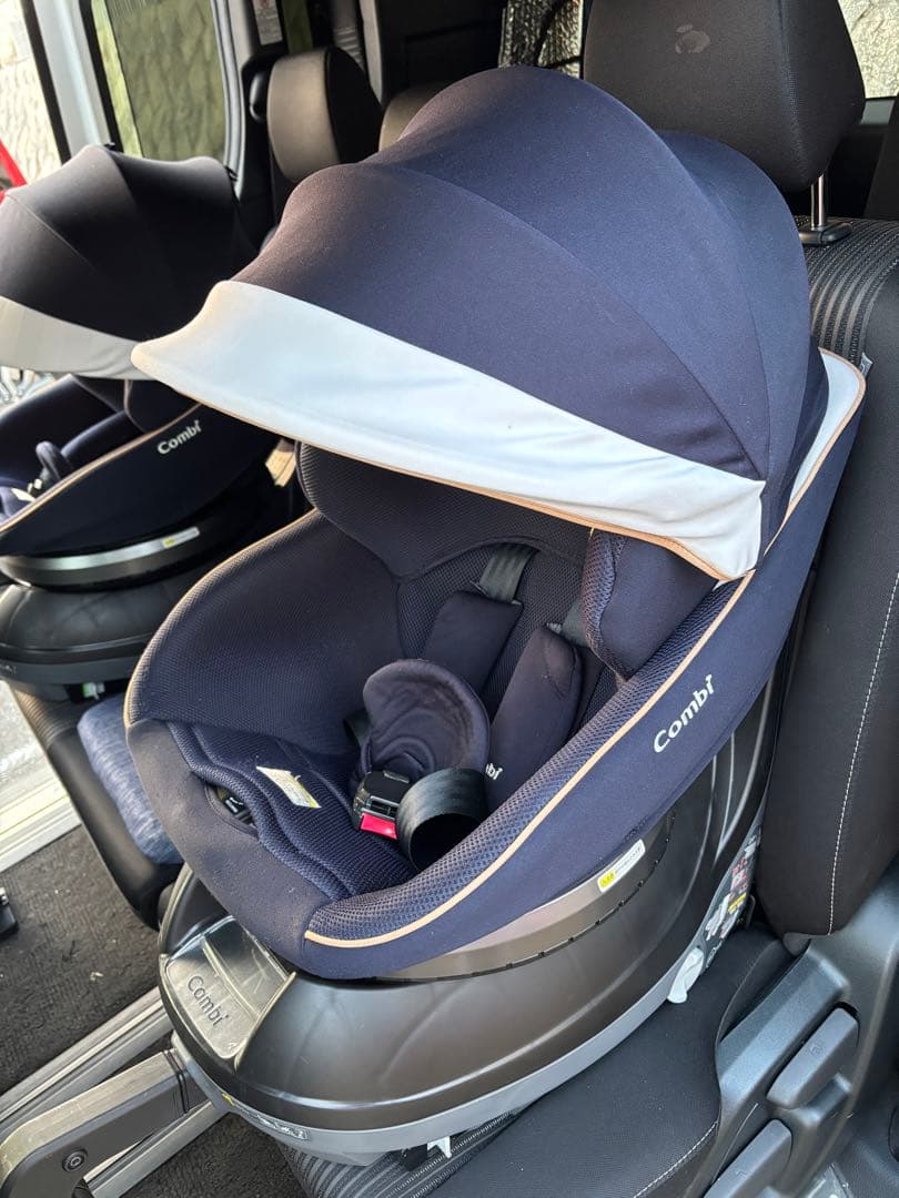 Combi 車用チャイルドシート ネイビー - メルカリ