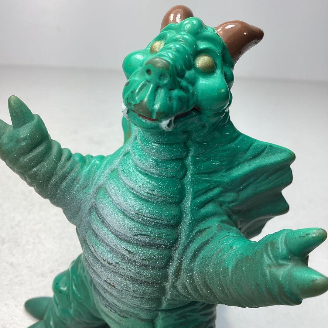 昭和レトロ』無版権 パチ怪獣 ソフビ - メルカリ