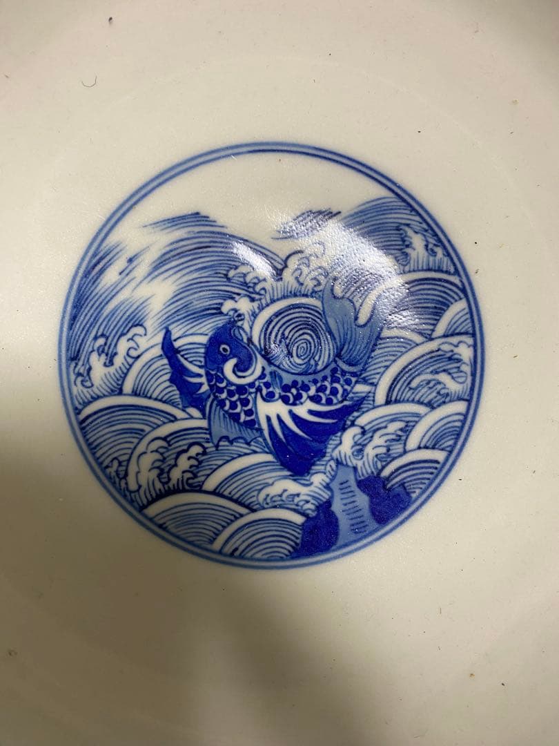 清朝 青い波と魚の絵柄の八角皿