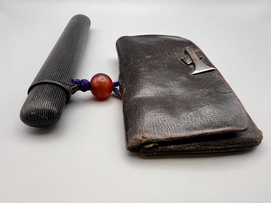 江戸明治時代 斧形前金具 銀象嵌 裏金具在銘 キセル入れ