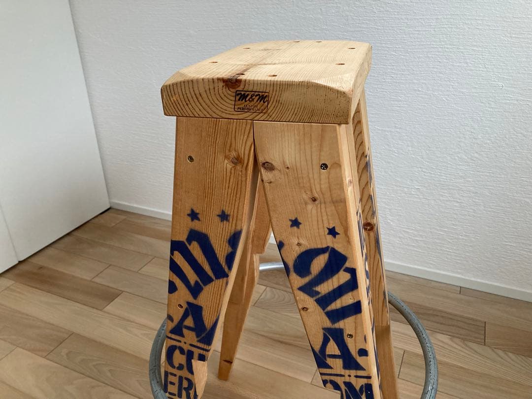 m&m custom performance furniture 角スツール大