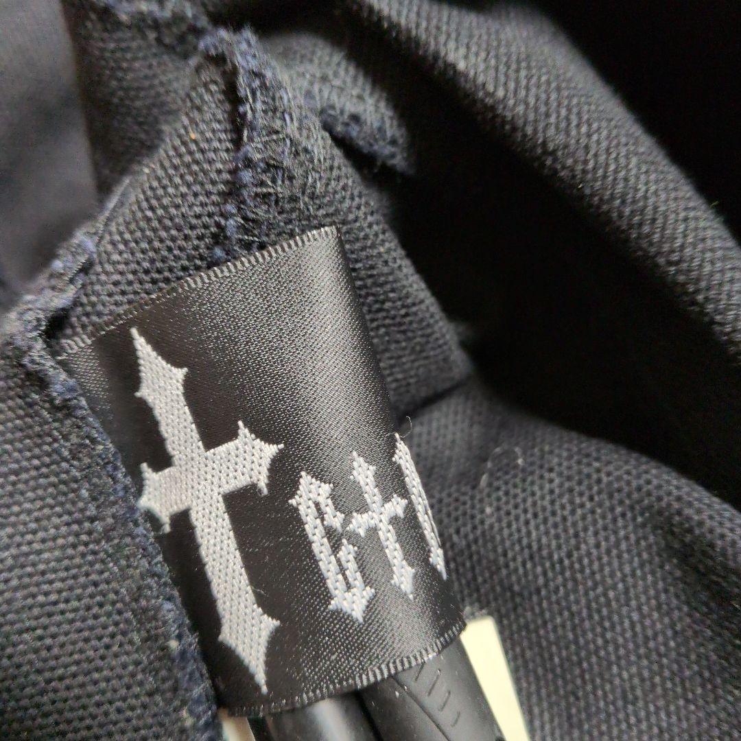 バックル付き黒ジャケット