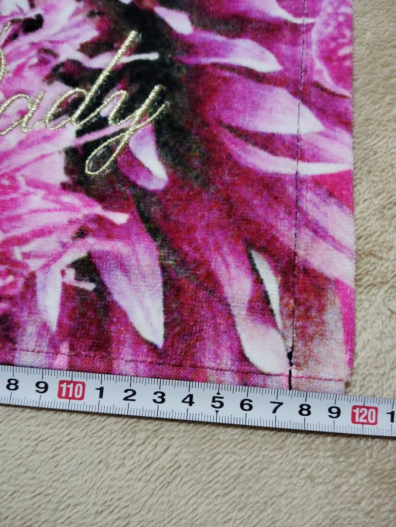 入手困難 完売品】廃盤 新品タグ付radyレディ リゾフラ バスタオル ロゴ