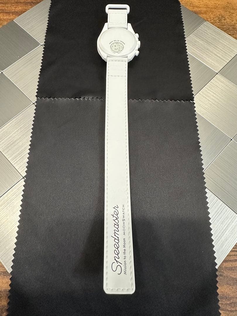 【追記あり】ムーンスウォッチ スヌーピー ホワイト